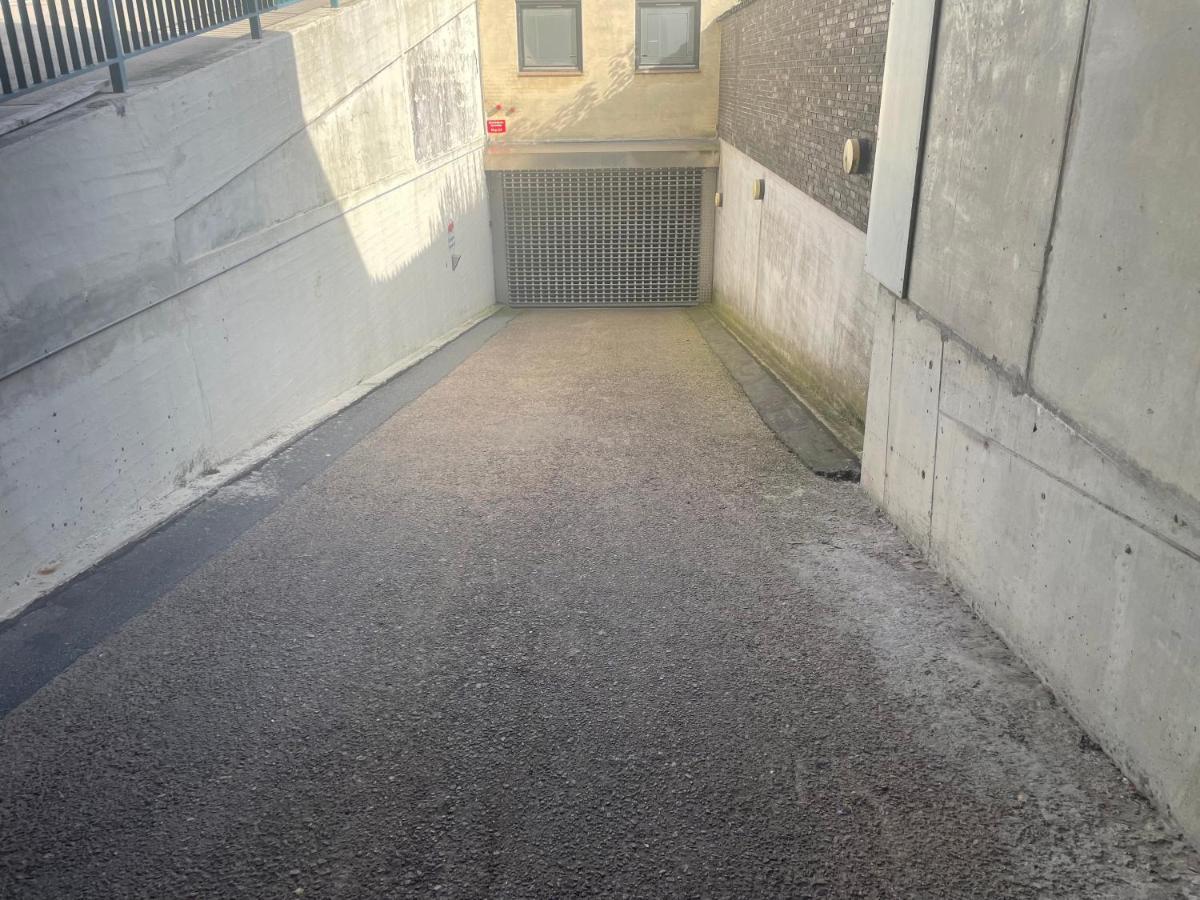 Modern Central Apt With Rooftop, Privat Balcony, & Free Parking, Steps From Aarhus Attractions Exterior foto